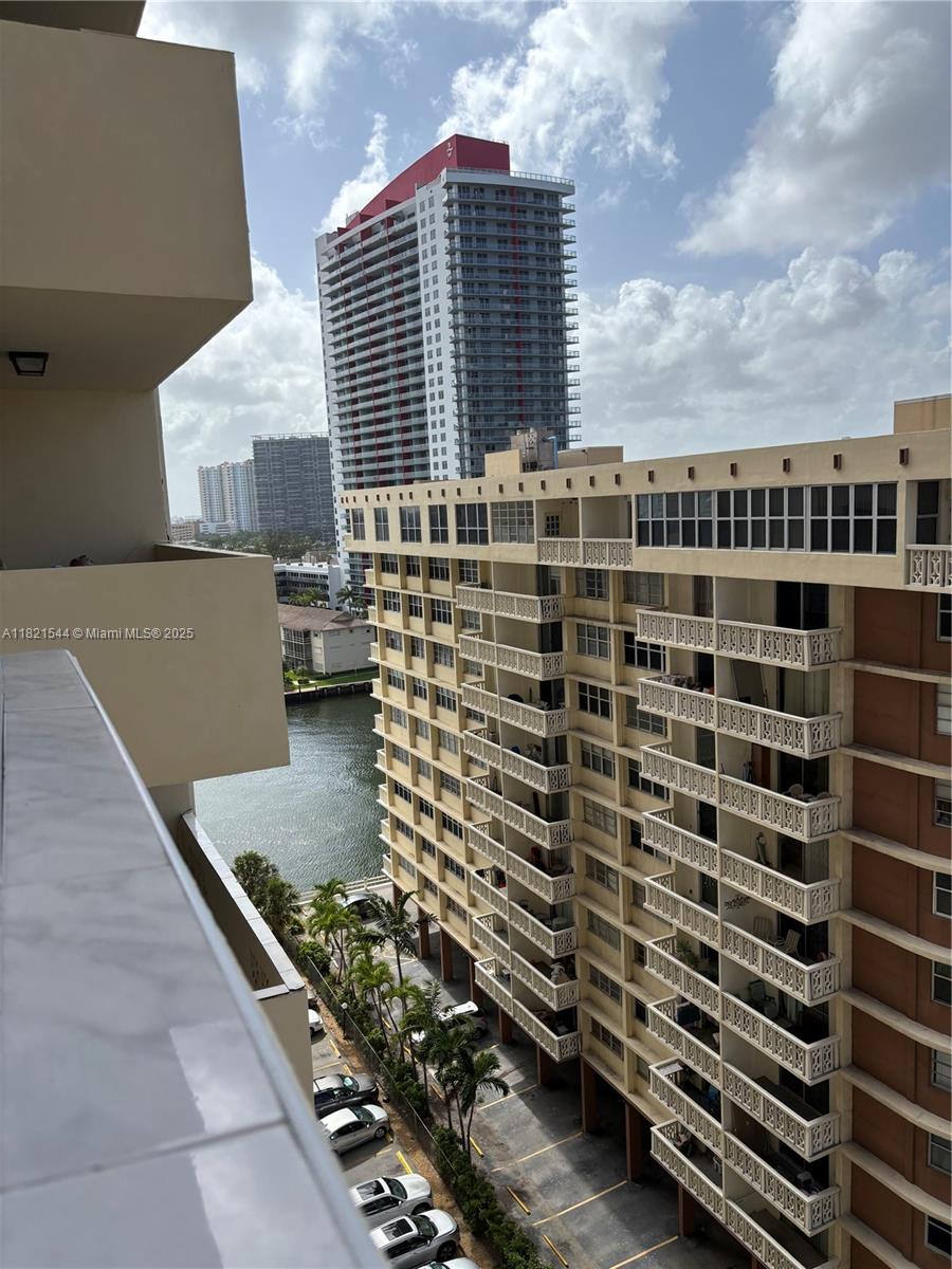PLAZA TOWERS NORTH CONDO - Residential Lease