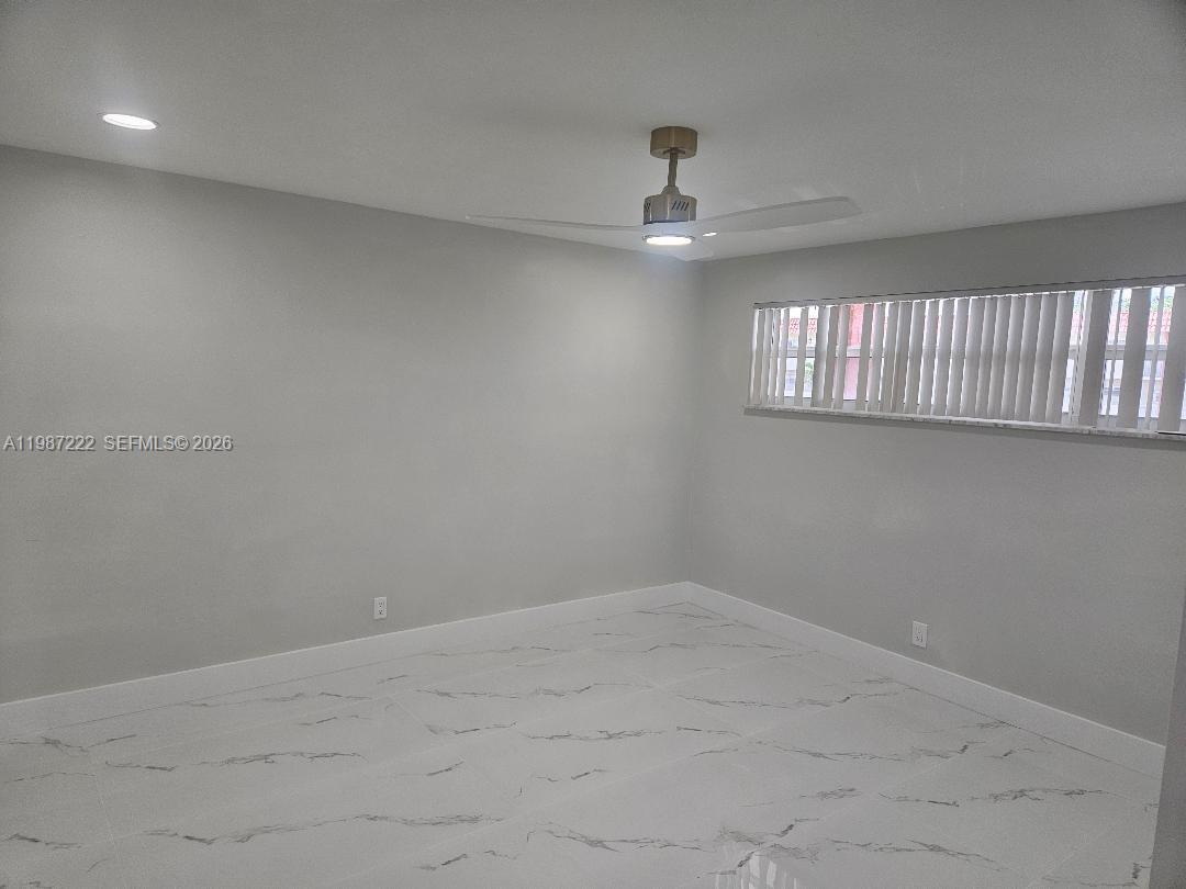 HOLLYBROOK GOLF AND - Residential