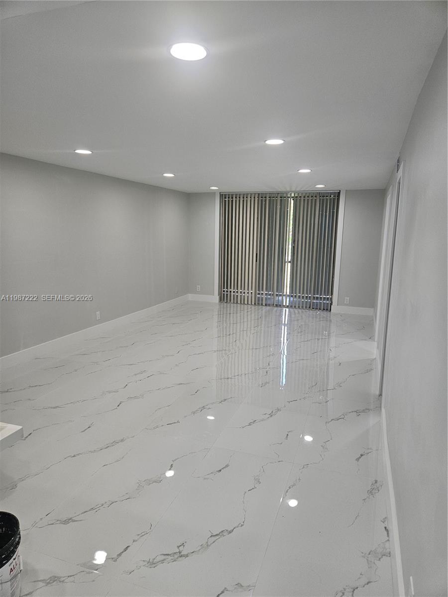 HOLLYBROOK GOLF AND - Residential