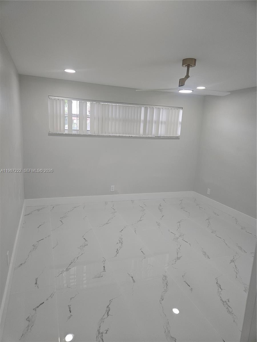 HOLLYBROOK GOLF AND - Residential