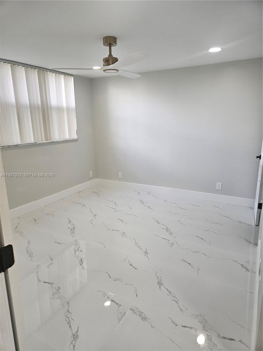 HOLLYBROOK GOLF AND - Residential