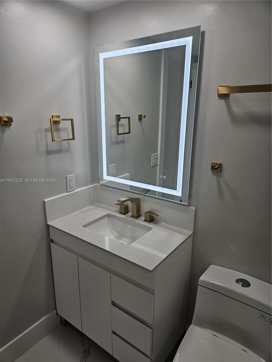 HOLLYBROOK GOLF AND - Residential