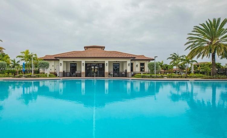 BAYWINDS OF DOMINICA AND - Residential