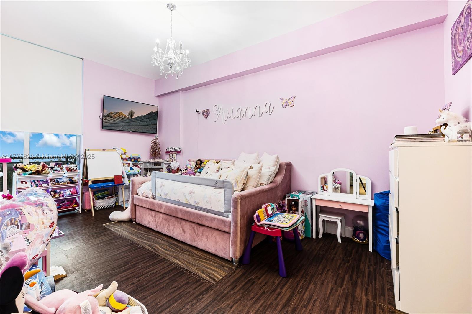 THE LEXI CONDO - Residential