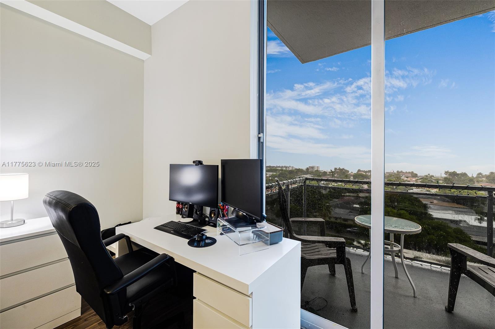 THE LEXI CONDO - Residential