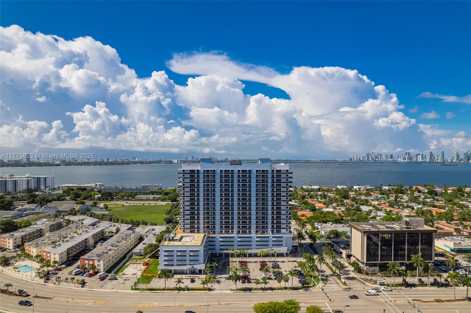 THE LEXI CONDO - Residential