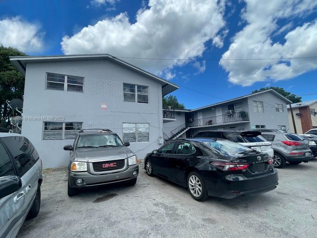 Photo of 332 SW 3rd St #10, Belle Glade, FL 33430 (MLS # A11388409)