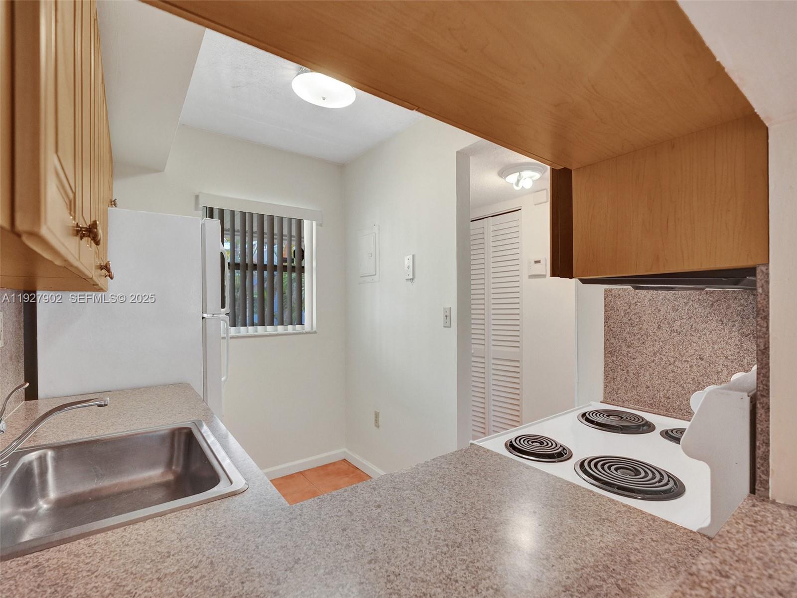 SUNWOOD CONDO - Residential Lease