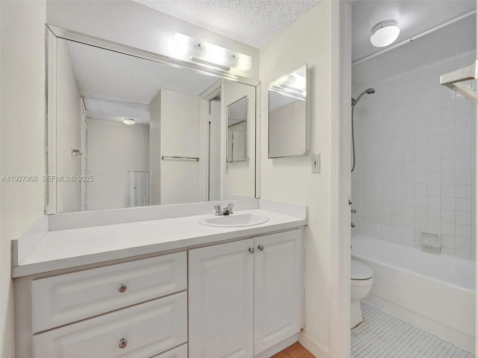 Miami, Florida 33155, United States, 2 Bedrooms Bedrooms, ,2 BathroomsBathrooms,Residential,Active,252984