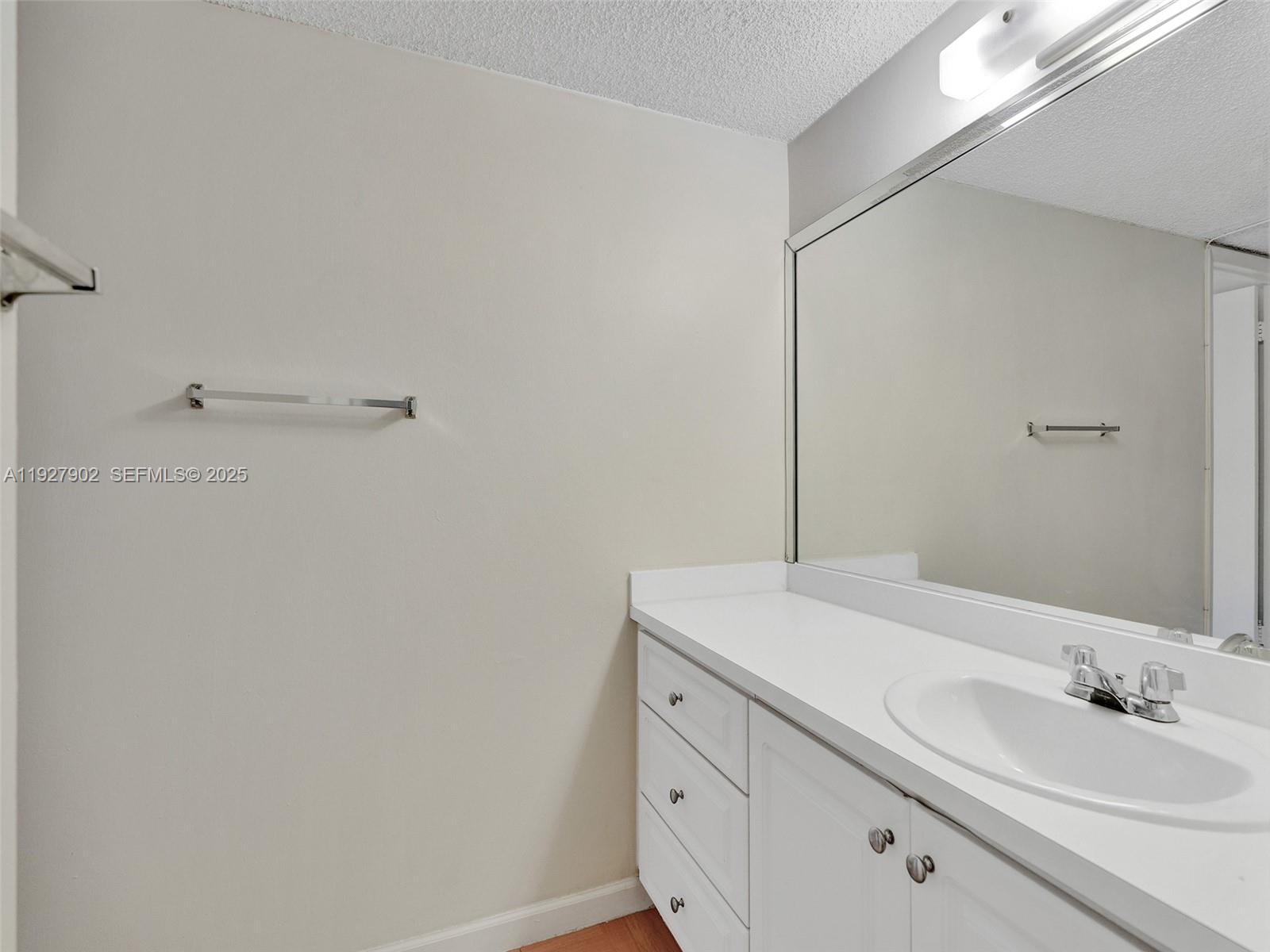 SUNWOOD CONDO - Residential Lease