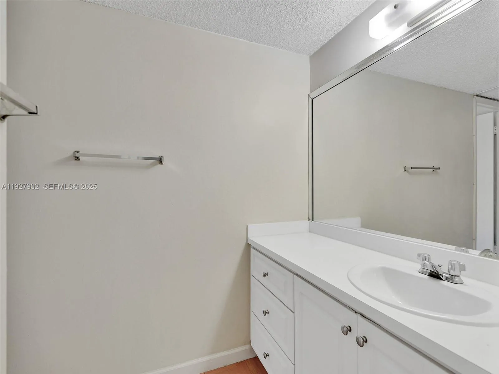 Miami, Florida 33155, United States, 2 Bedrooms Bedrooms, ,2 BathroomsBathrooms,Residential,Active,252984