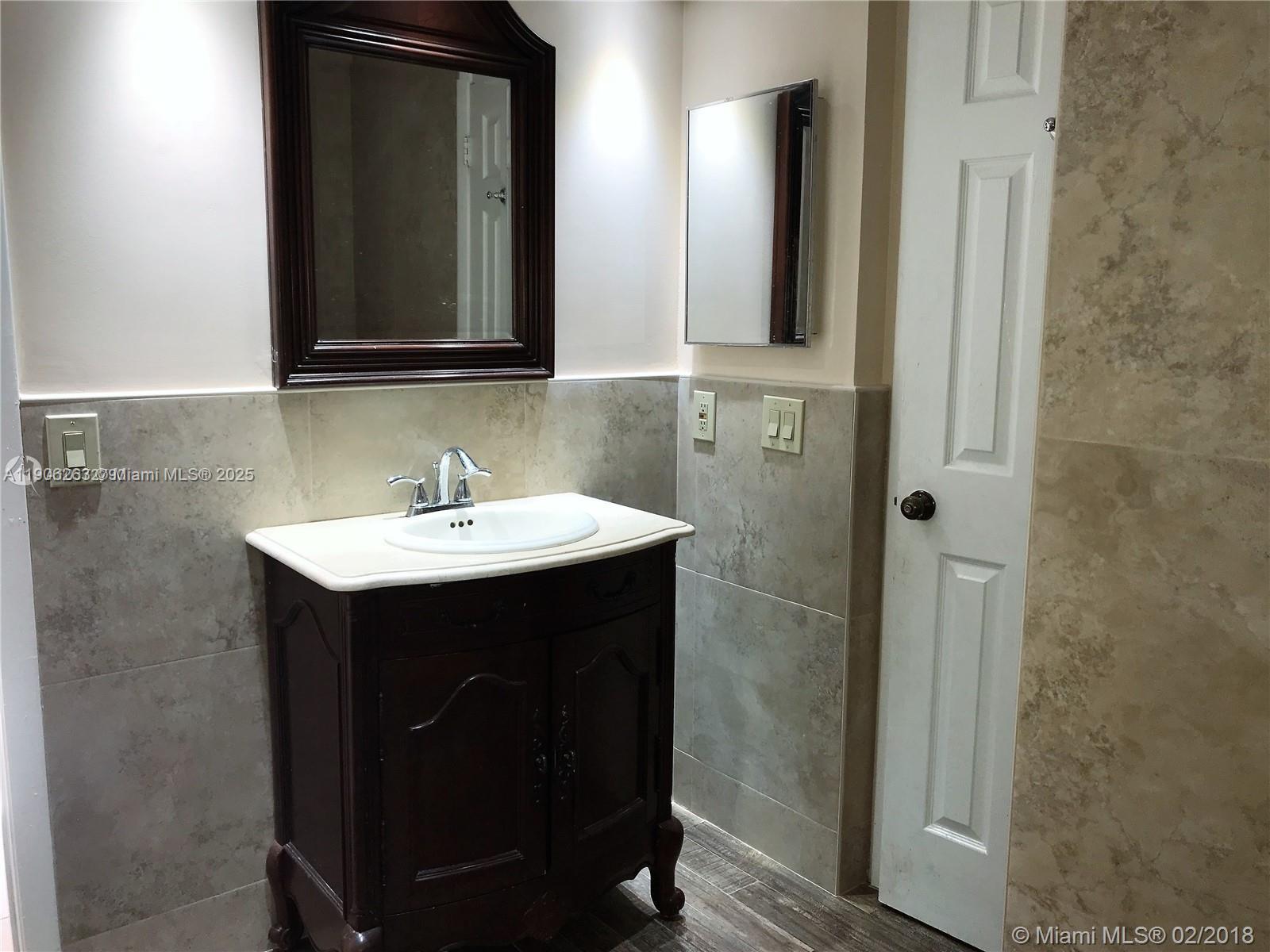 LKS OF MEADOW VILG HOMES - Residential Lease