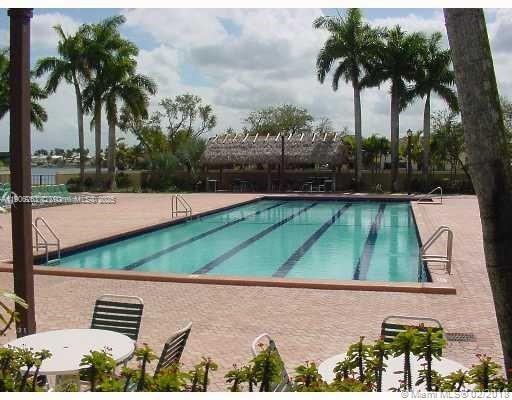 LKS OF MEADOW VILG HOMES - Residential Lease