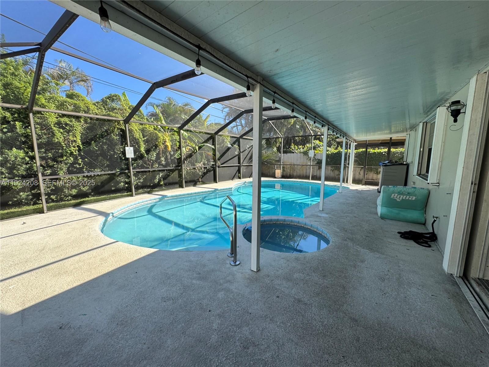 DRIFTWOOD ESTATES NO 8 - Residential