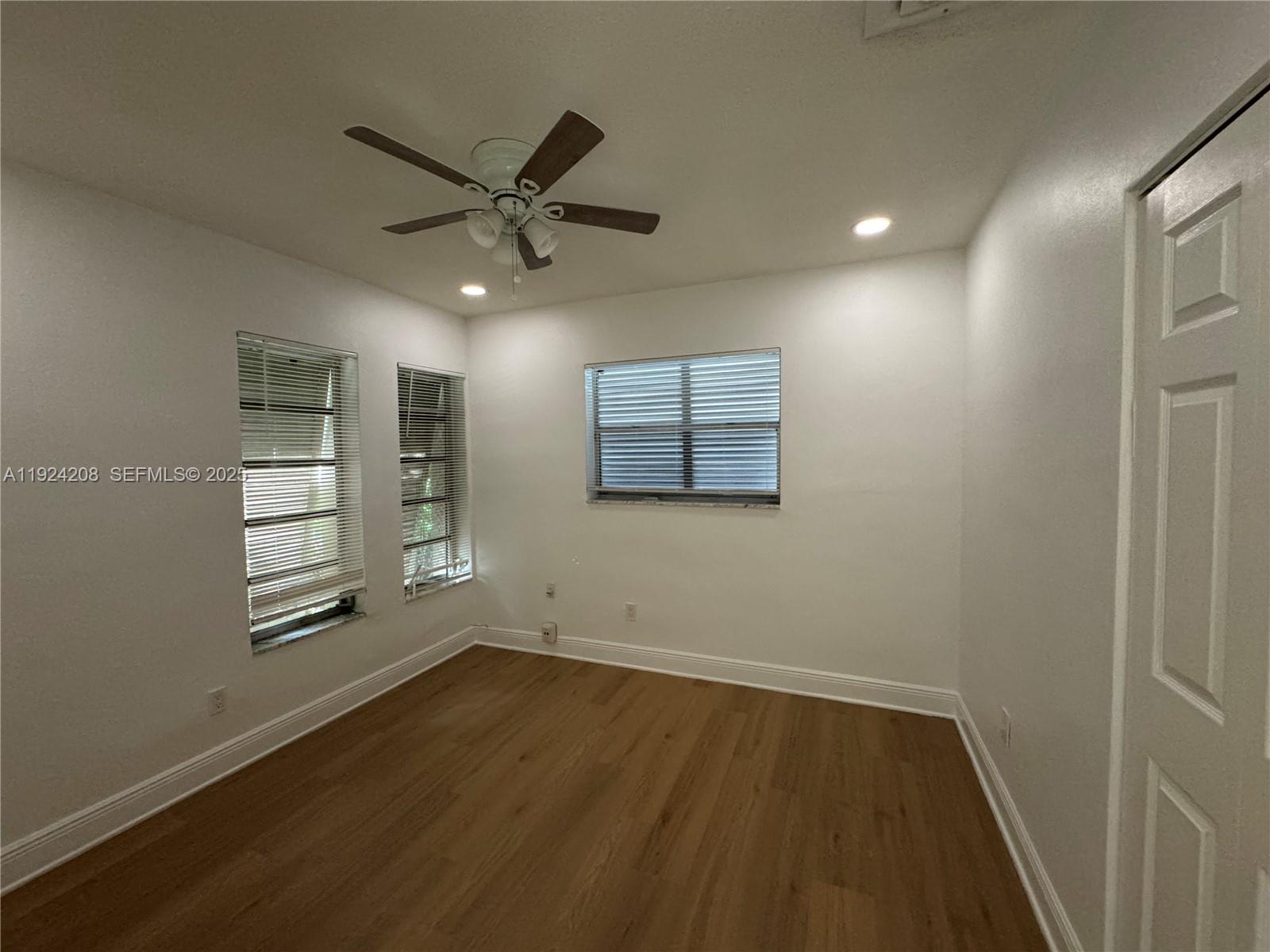 DRIFTWOOD ESTATES NO 8 - Residential