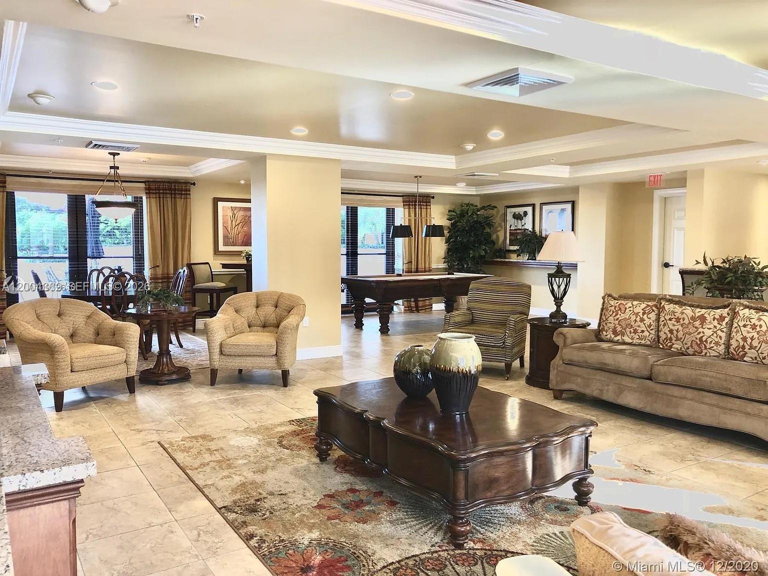 PUERTA DE PALMAS CONDO - Residential