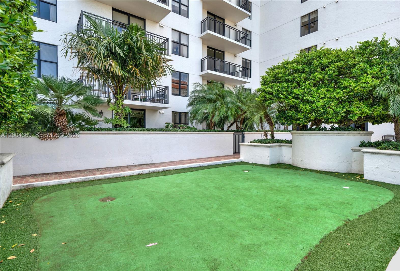 PUERTA DE PALMAS CONDO - Residential