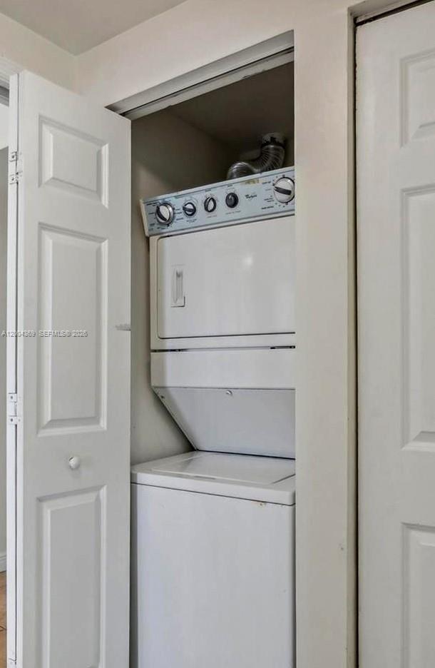 PUERTA DE PALMAS CONDO - Residential