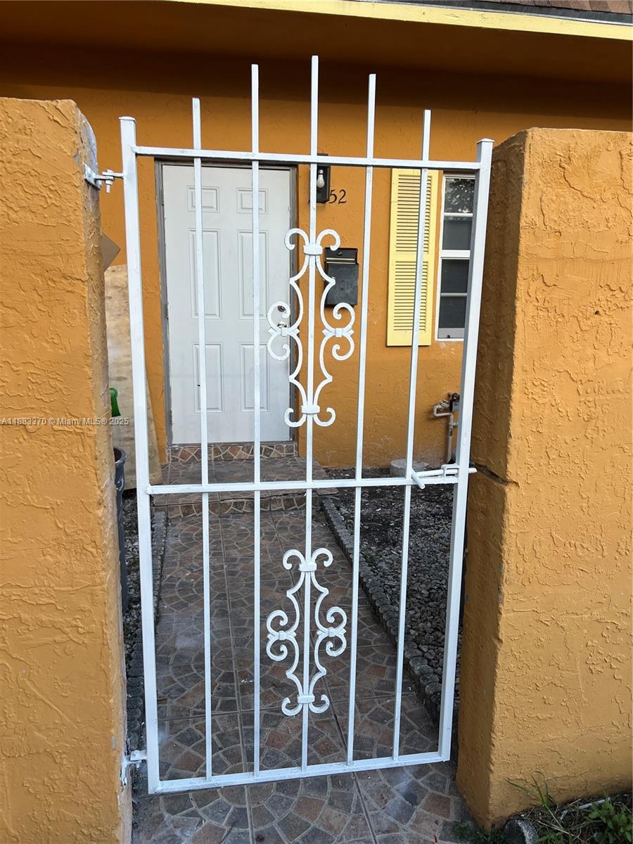 SUNRISE TOWNE PREFERRED 3 - Residential Lease