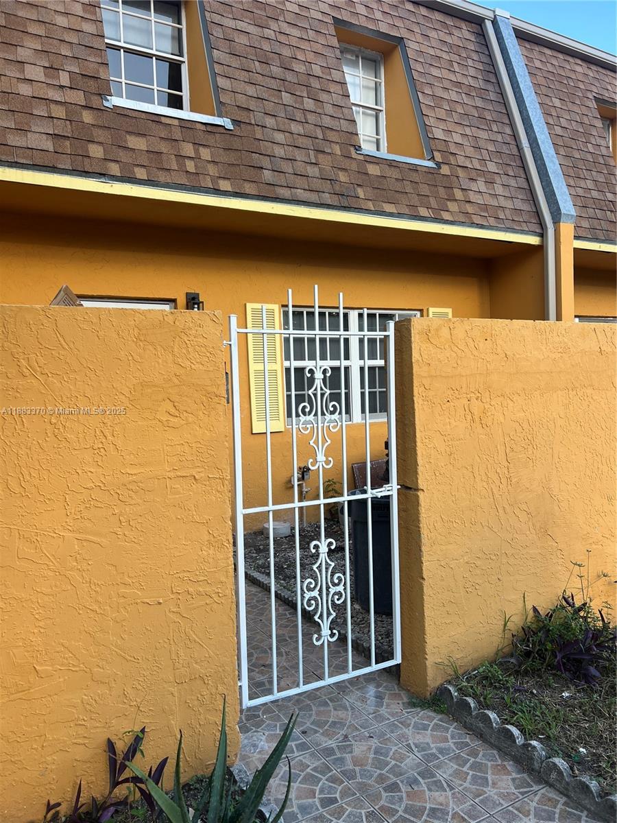 SUNRISE TOWNE PREFERRED 3 - Residential Lease