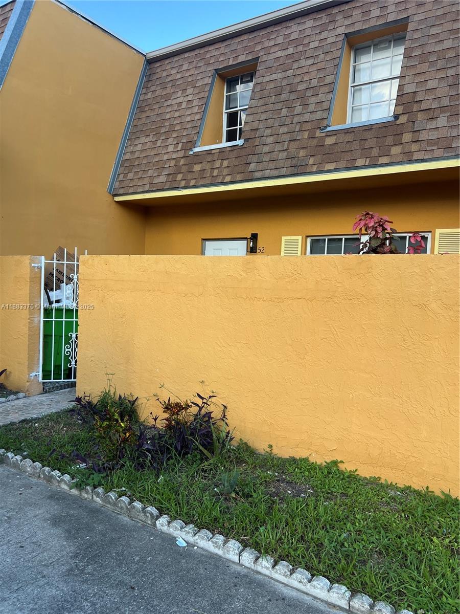 SUNRISE TOWNE PREFERRED 3 - Residential Lease