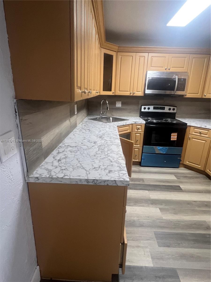 SUNRISE TOWNE PREFERRED 3 - Residential Lease