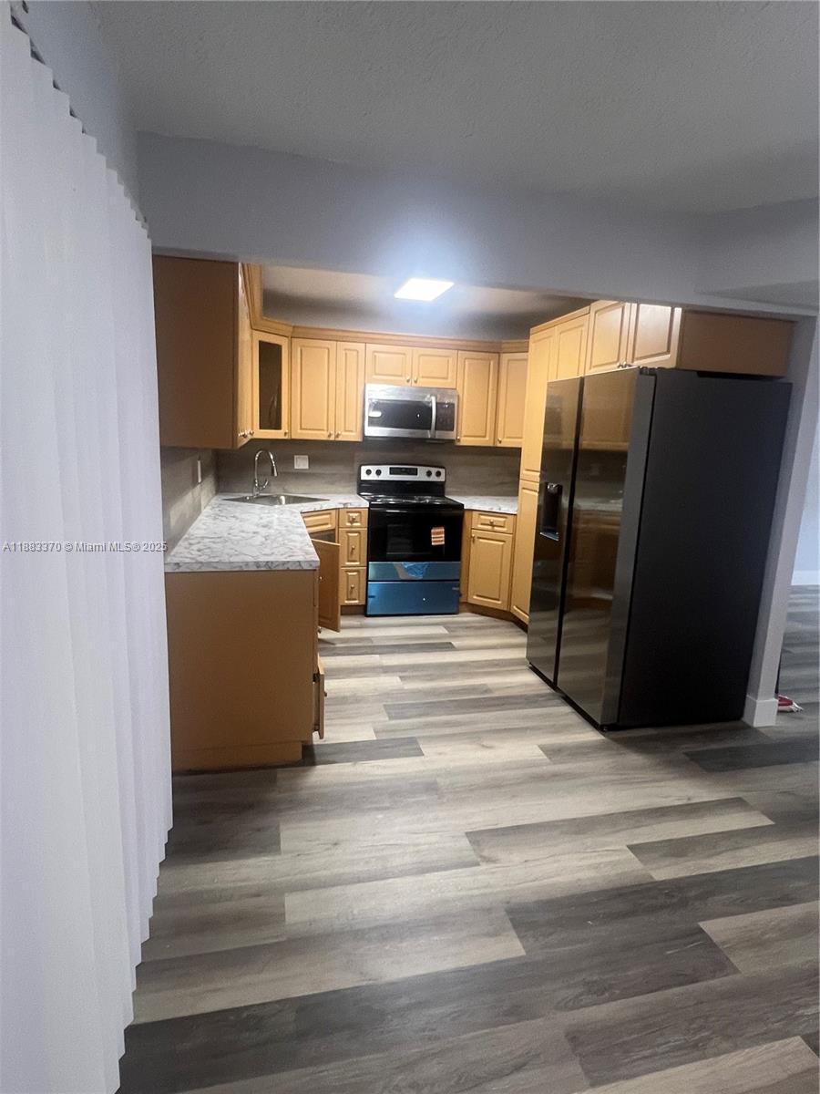 SUNRISE TOWNE PREFERRED 3 - Residential Lease