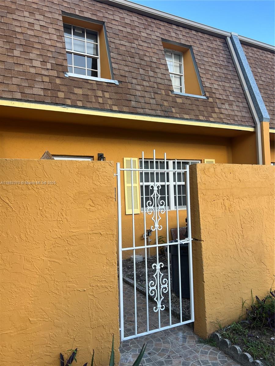 SUNRISE TOWNE PREFERRED 3 - Residential Lease