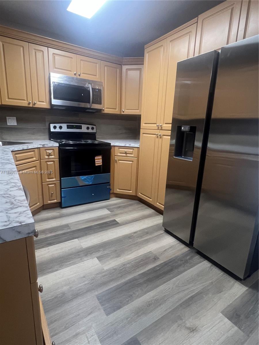 SUNRISE TOWNE PREFERRED 3 - Residential Lease