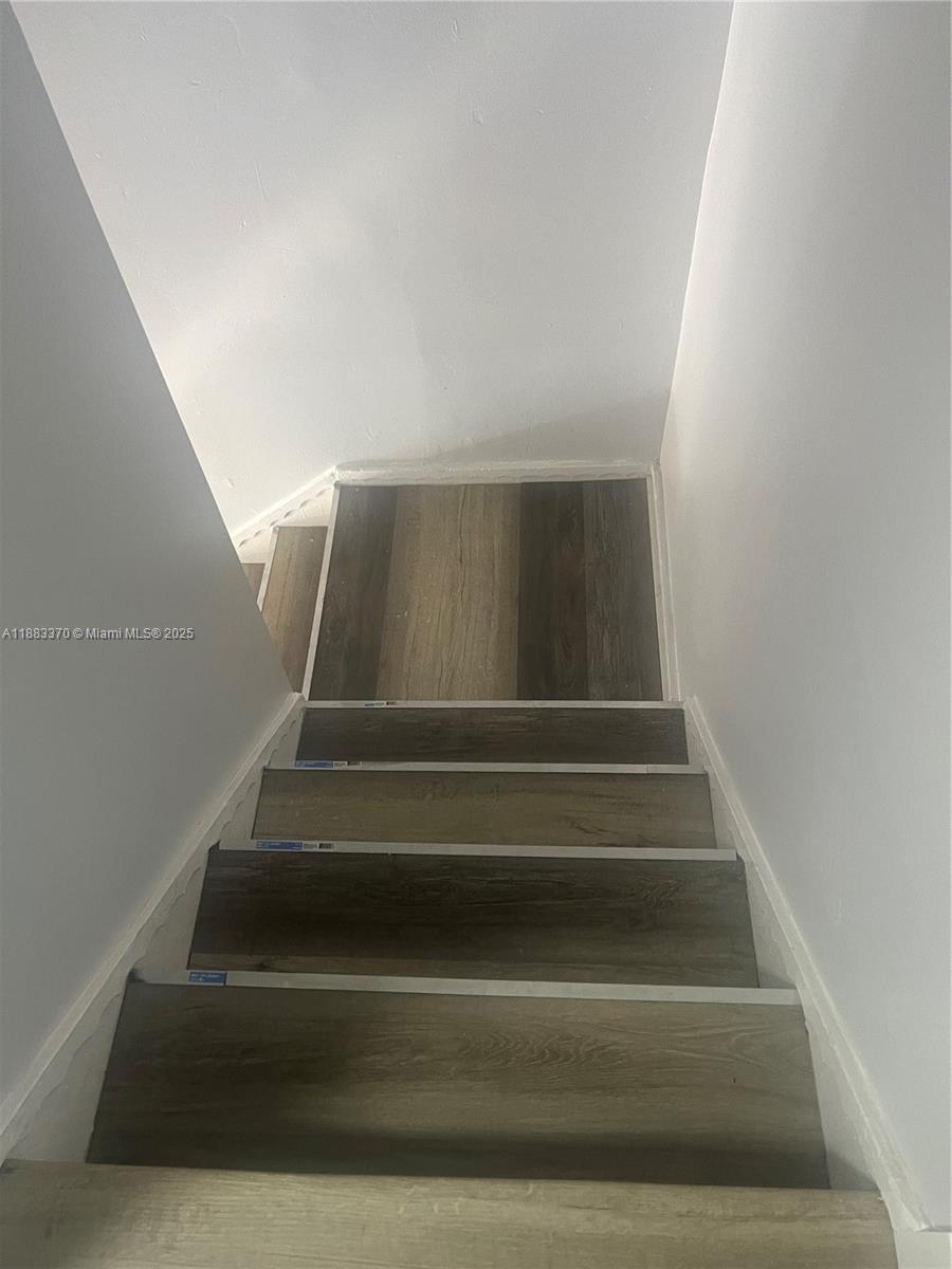 SUNRISE TOWNE PREFERRED 3 - Residential Lease