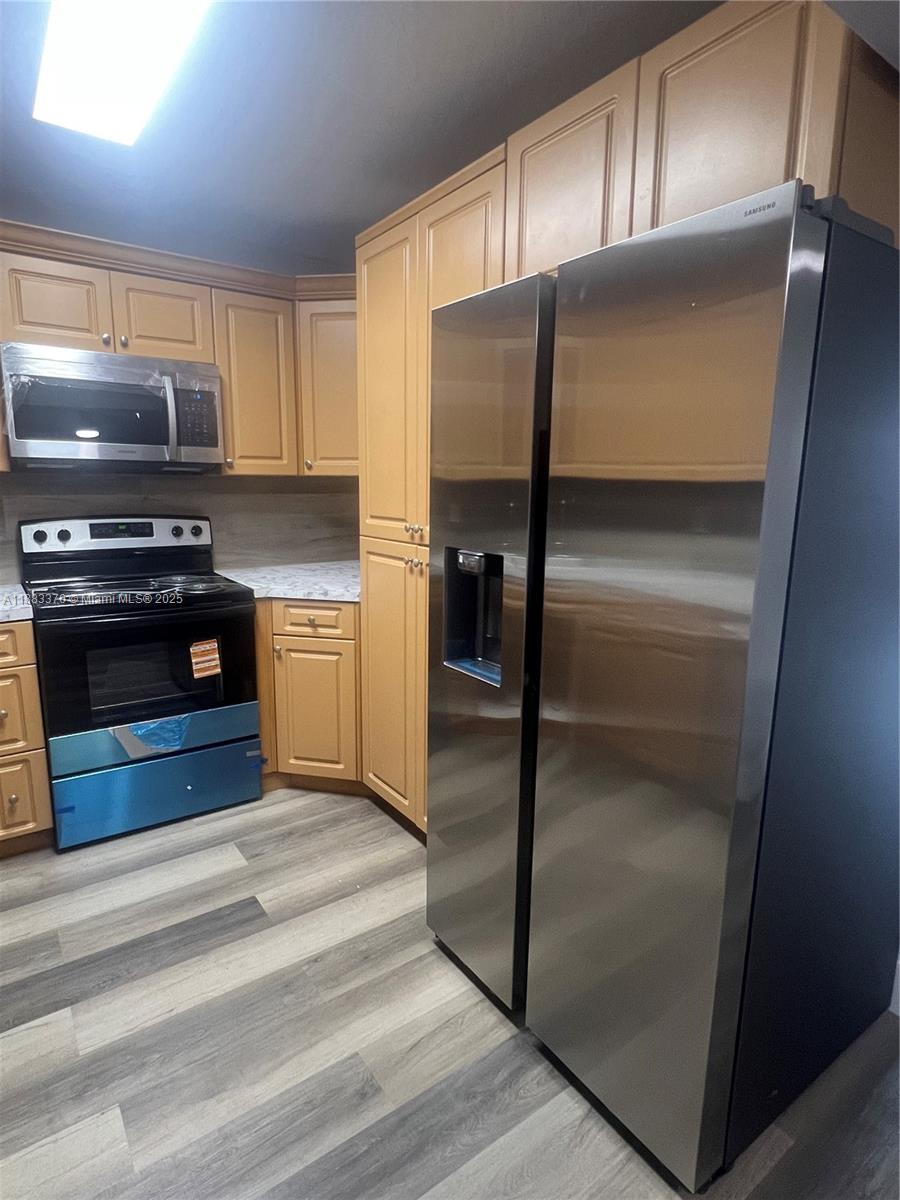 SUNRISE TOWNE PREFERRED 3 - Residential Lease