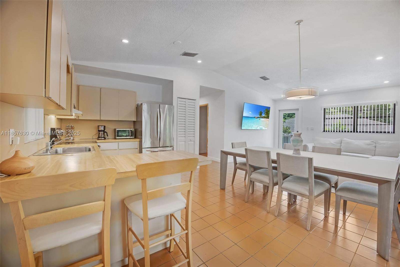 BAY HARBOR AMD - Residential