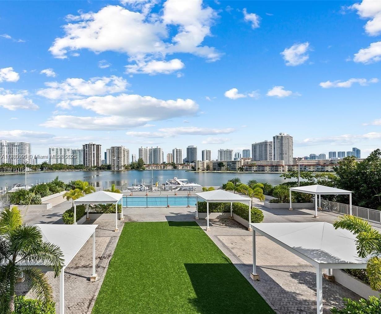 DEL PRADO MARINA - Residential