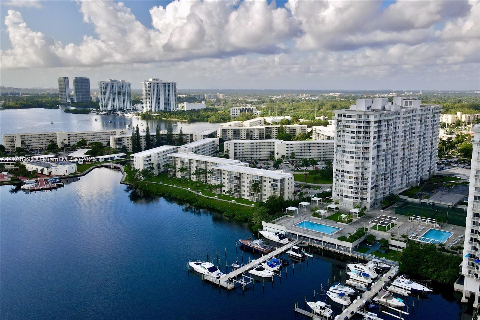 DEL PRADO MARINA - Residential