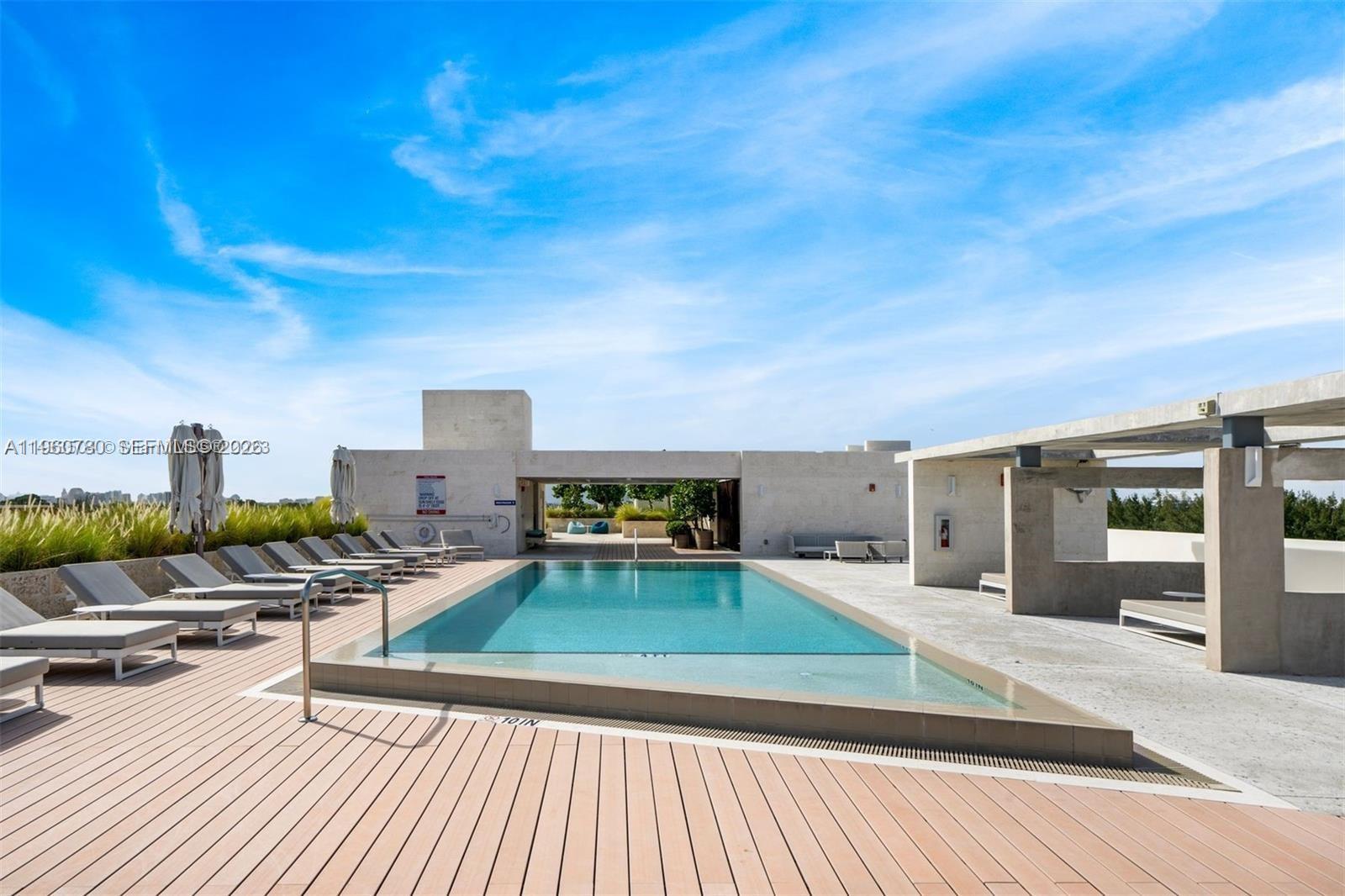 BRICKELLS FLAGLER - Residential