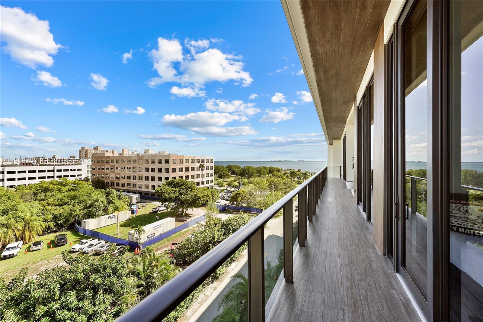 BRICKELLS FLAGLER - Residential