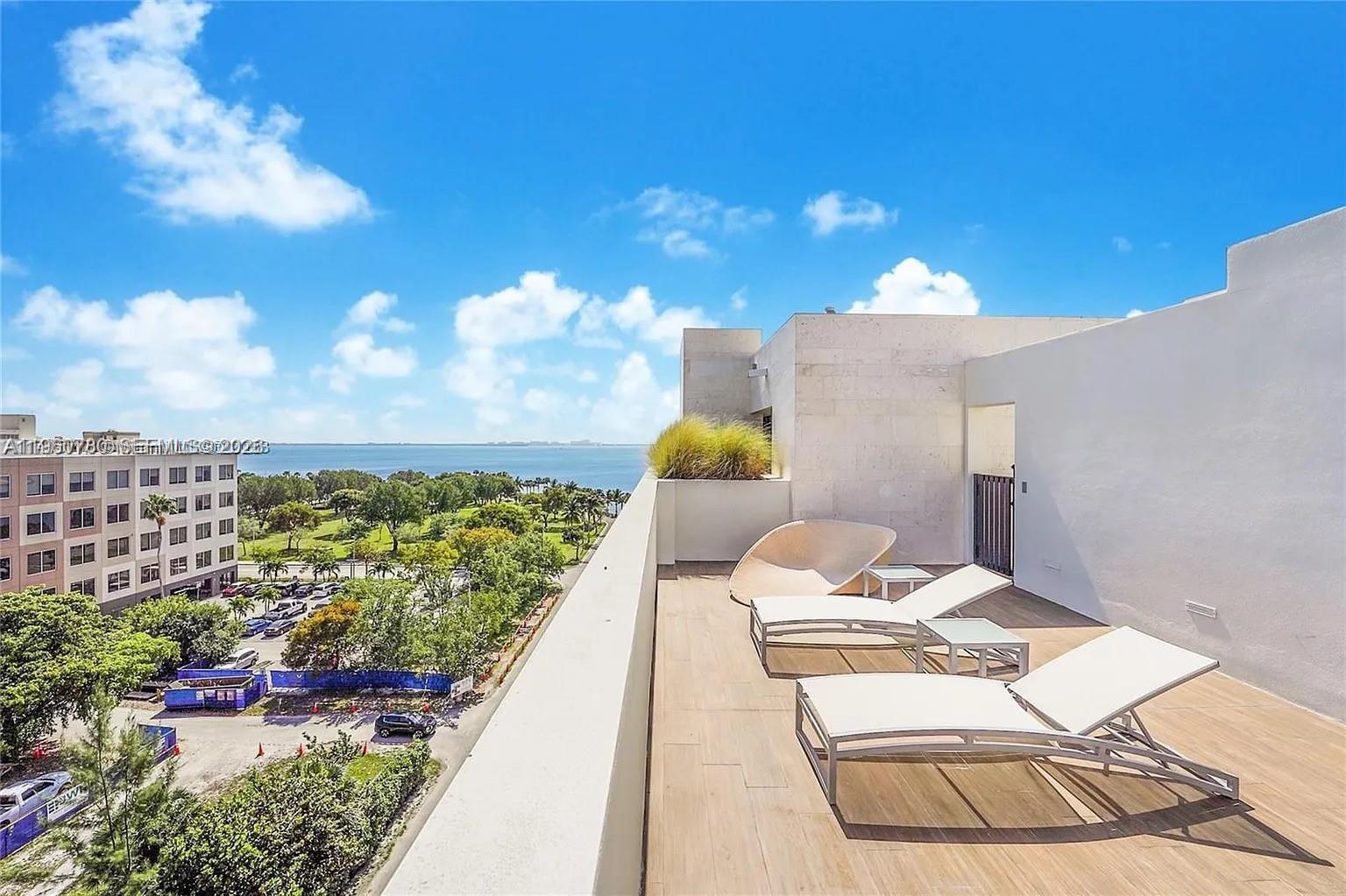 BRICKELLS FLAGLER - Residential