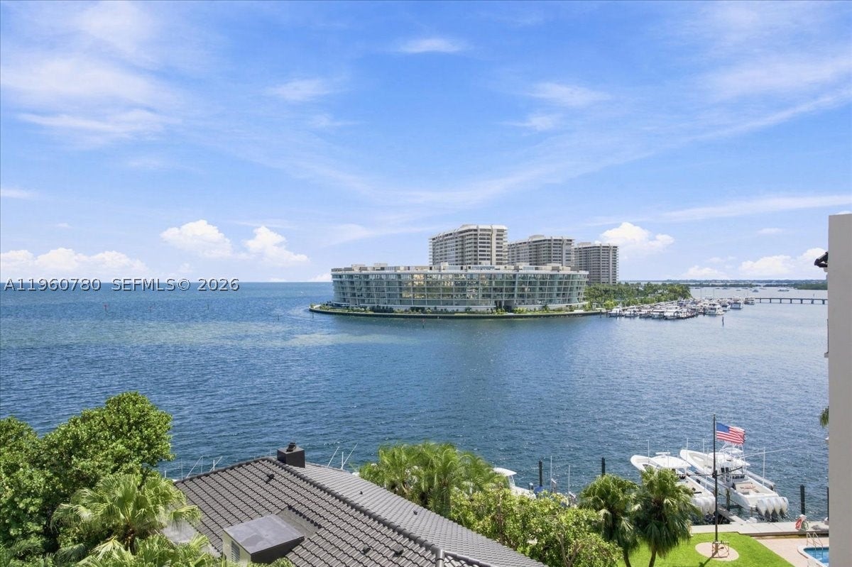 3581 E Glencoe St 605, Coconut Grove FL 33133