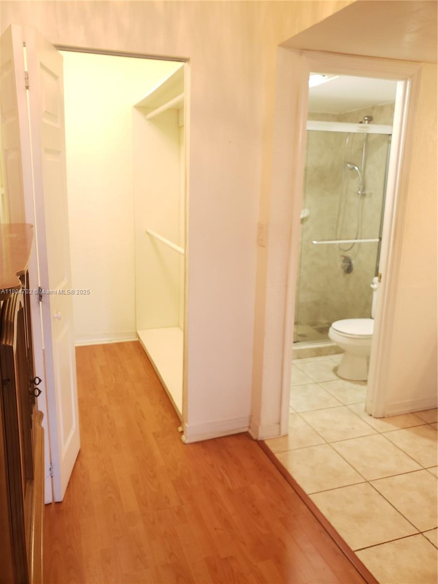 10852 N Kendall Dr 203