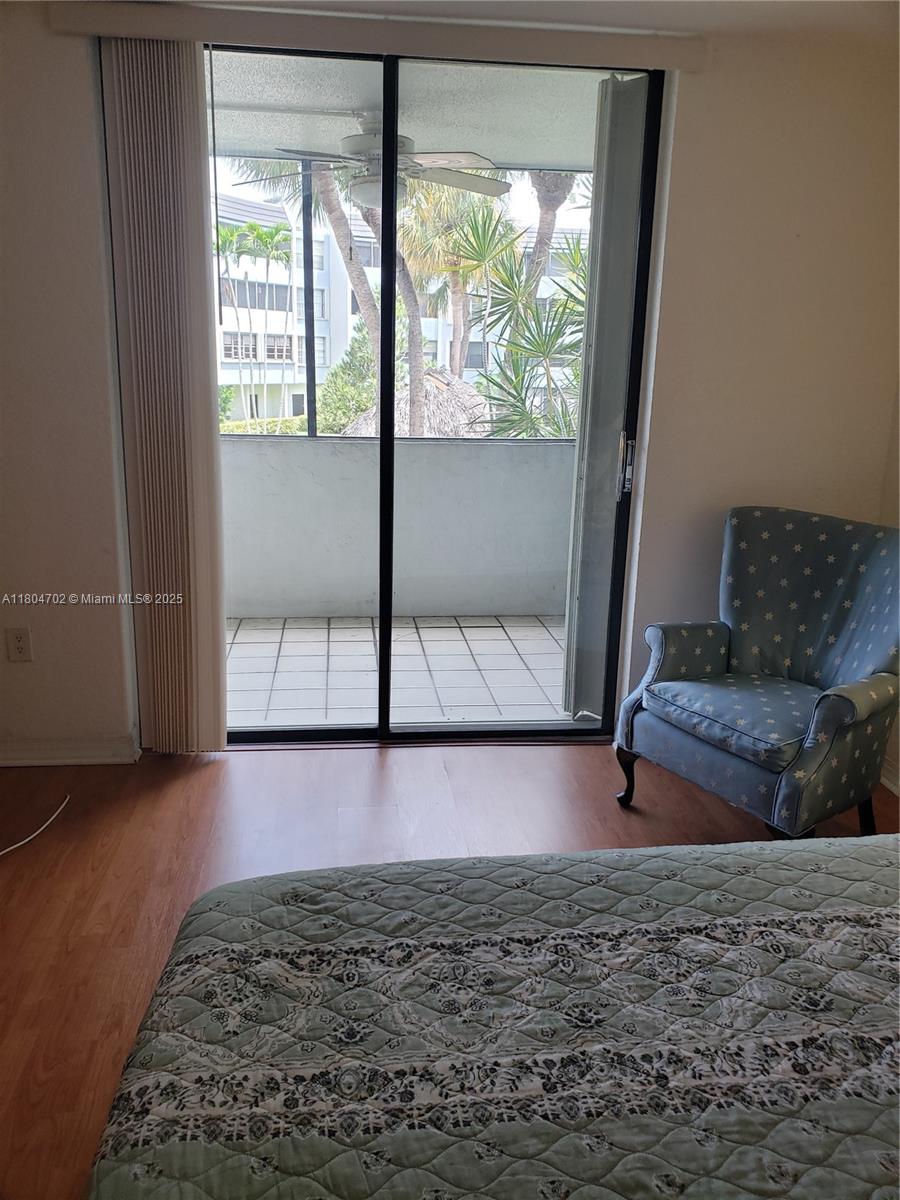 10852 N Kendall Dr 203