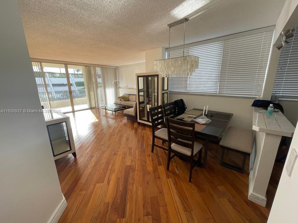 6422 Collins Ave 501