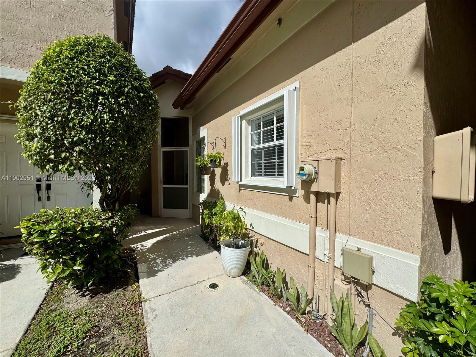 EMERALD COURTS - OPAL CRE - Residential Lease