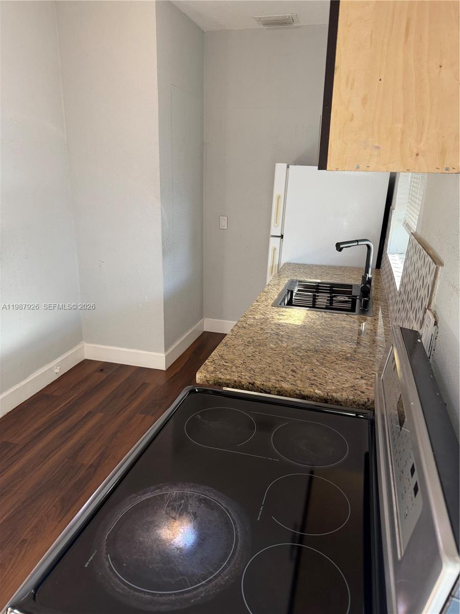 W MIAMI HGTS REV PL #1 - Residential Lease