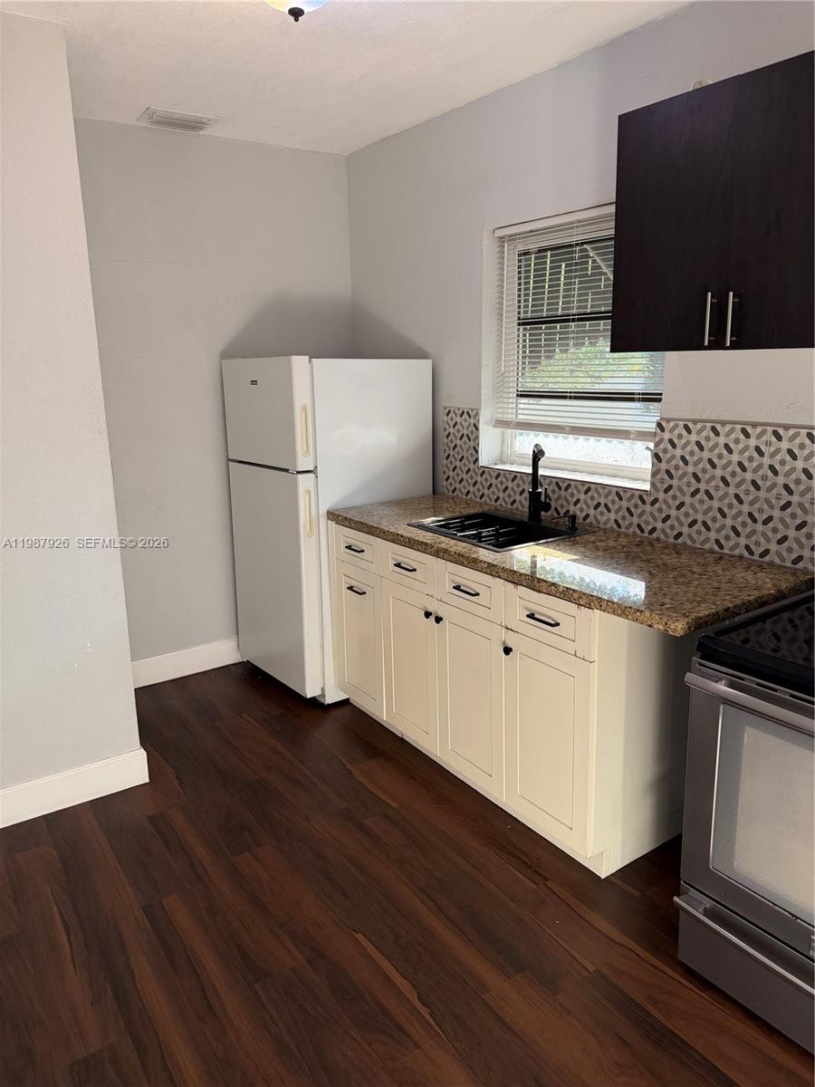 W MIAMI HGTS REV PL #1 - Residential Lease