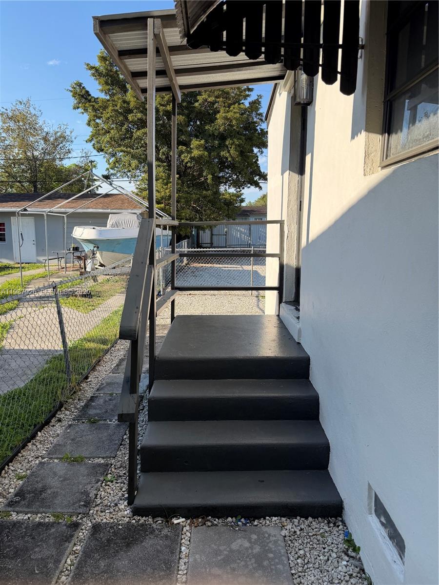 W MIAMI HGTS REV PL #1 - Residential Lease