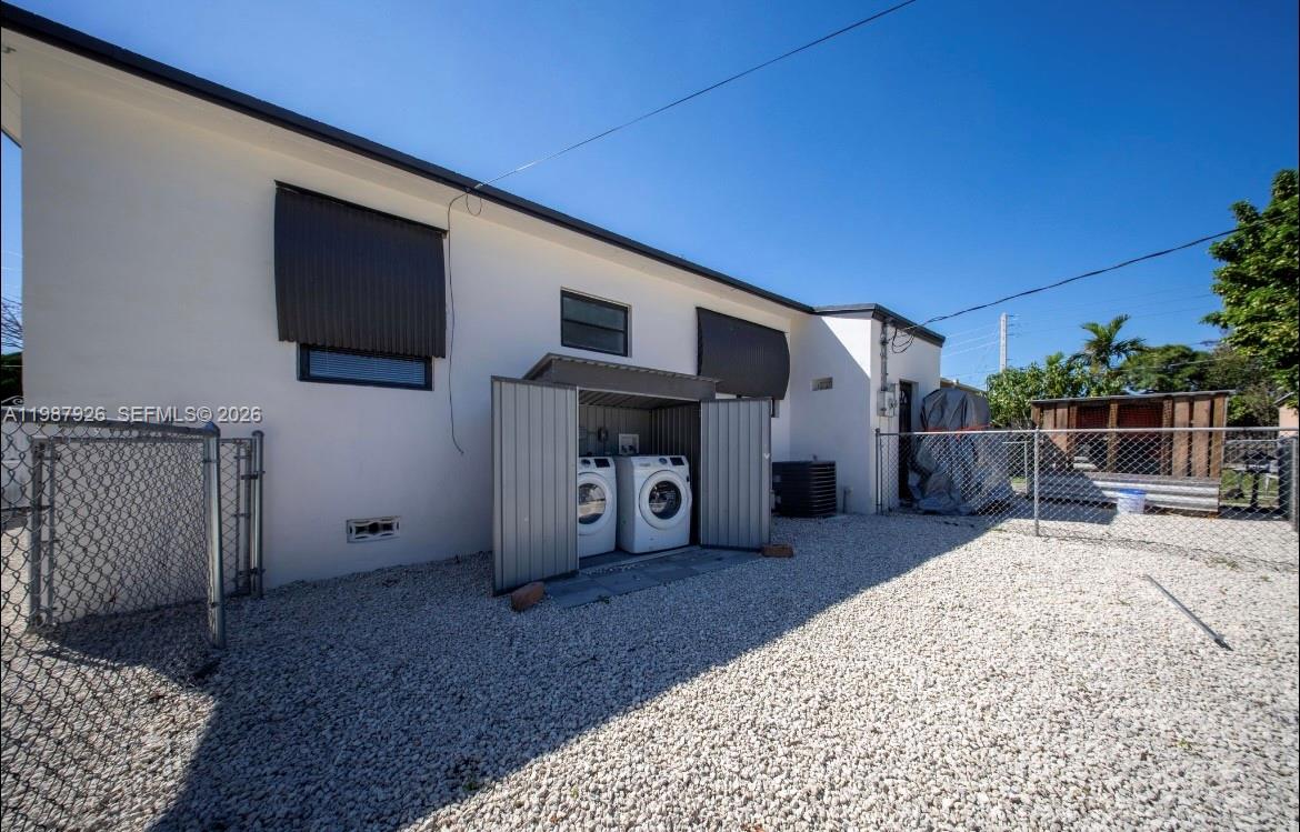 W MIAMI HGTS REV PL #1 - Residential Lease