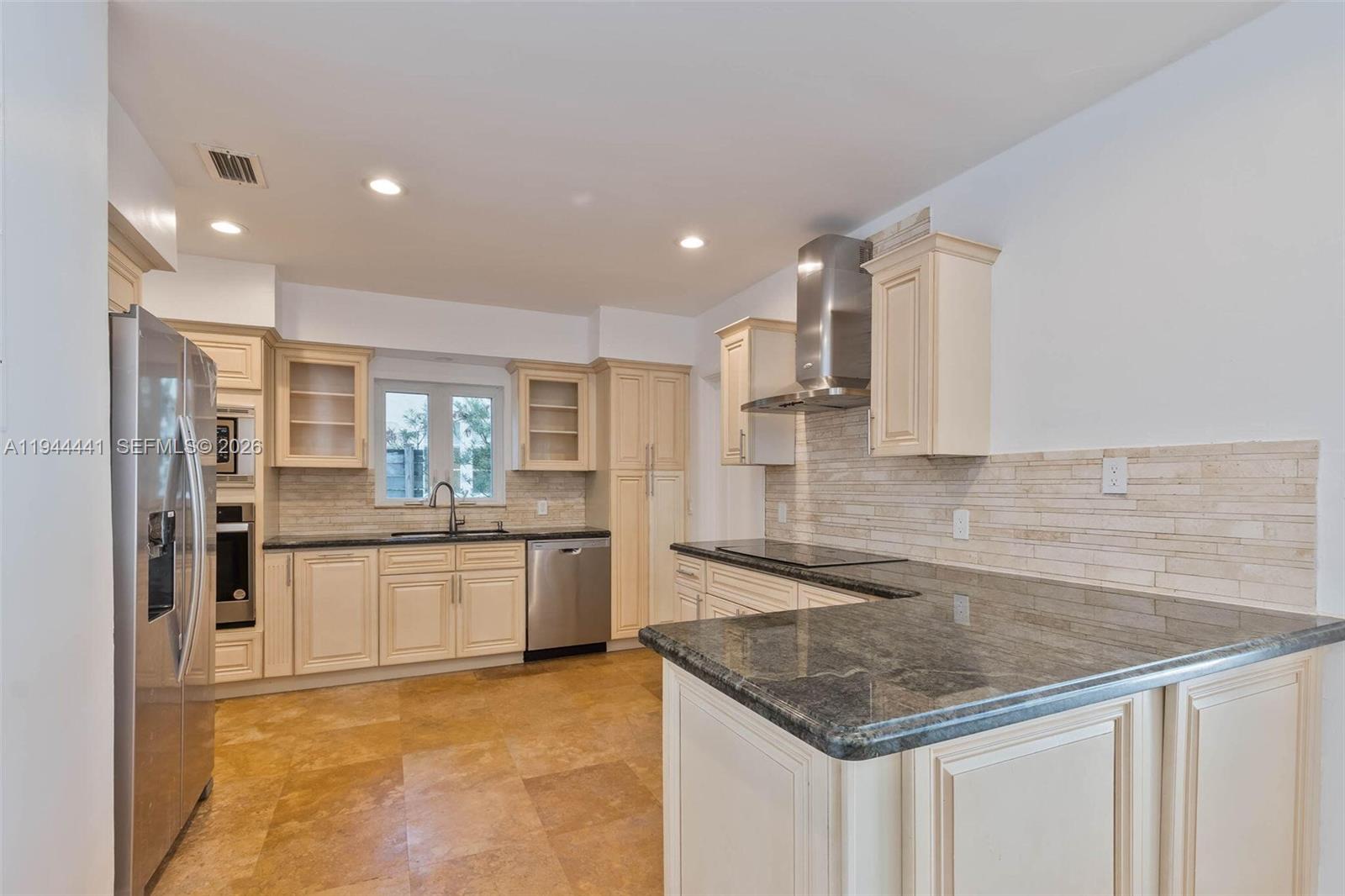 BAYSHORE UNIT NO 3 - Residential Lease