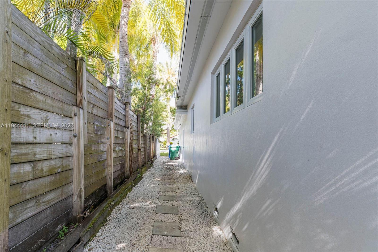 BAYSHORE UNIT NO 3 - Residential Lease