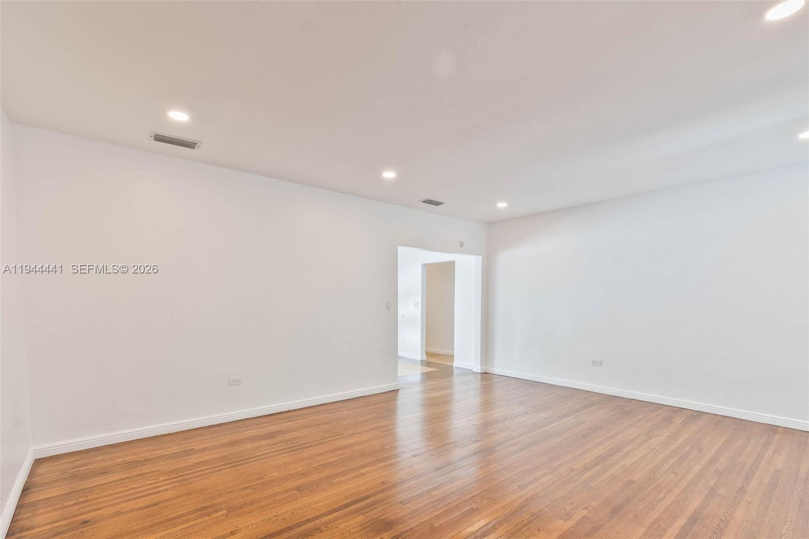 BAYSHORE UNIT NO 3 - Residential Lease