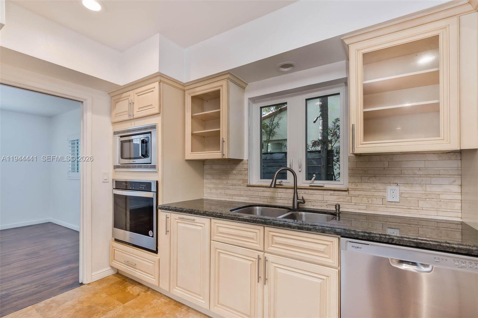 BAYSHORE UNIT NO 3 - Residential Lease